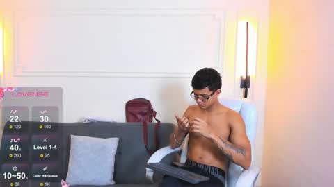 Snapshot of paradise_boy_s chatting on May 21, 2026, 2:02 pm Ryan And Casper online show from May 21, 2026, 2:02 pm