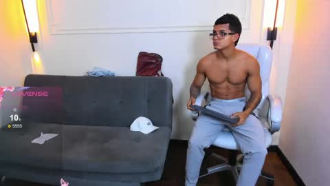 Snapshot of paradise_boy_s chatting on June 1, 2026, 2:41 pm Ryan And Casper online show from June 1, 2026, 2:41 pm