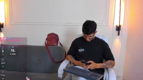 Snapshot of paradise_boy_s chatting on June 19, 2026, 1:59 pm Ryan And Casper online show from June 19, 2026, 1:59 pm