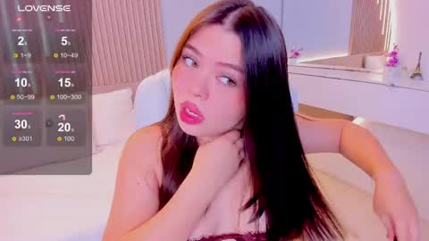 Amy and my doll online show from April 22, 2026, 4:04 am