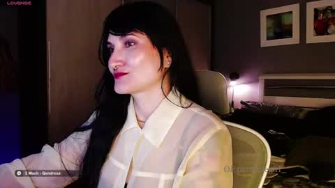 Snapshot of paradisegirl_ chatting on June 29, 2026, 9:37 pm My alter ego Betinna Flowers - a tattooed Miss - Are you missing me come in here - online show from June 29, 2026, 9:37 pm