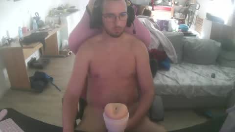Snapshot of paradoxe91 chatting on June 2, 2026, 11:45 am paradoxe91 online show from June 2, 2026, 11:45 am