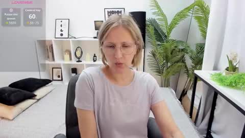 Paris online show from September 22, 2025, 8:00 pm