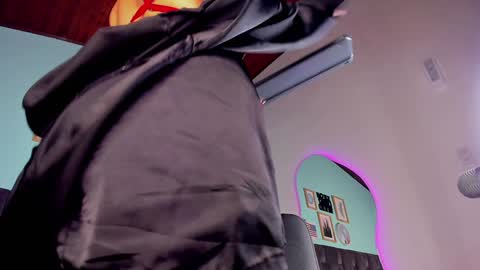 Snapshot of parisfox_ chatting on January 15, 2025, 11:51 pm PARIS online show from January 15, 2025, 11:51 pm