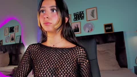 Snapshot of parisfox_ chatting on January 28, 2025, 10:45 pm PARIS online show from January 28, 2025, 10:45 pm