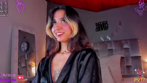 Snapshot of parisfox_ chatting on February 11, 2025, 1:41 am PARIS online show from February 11, 2025, 1:41 am