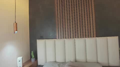 Snapshot of parisfox_ chatting on February 21, 2025, 10:59 pm PARIS online show from February 21, 2025, 10:59 pm