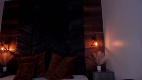 Snapshot of parisfox_ chatting on March 4, 2025, 1:55 am PARIS online show from March 4, 2025, 1:55 am