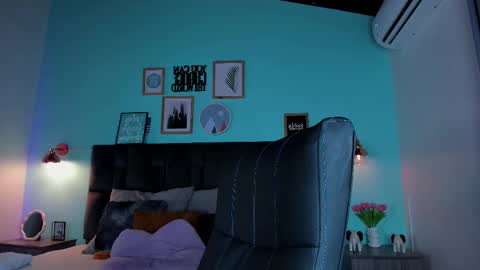 Snapshot of parisfox_ chatting on March 8, 2025, 10:34 pm PARIS online show from March 8, 2025, 10:34 pm