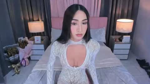 parismilker online show from June 10, 2026, 10:30 pm