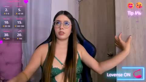Snapshot of parisshayk chatting on July 1, 2026, 5:56 pm Paris online show from July 1, 2026, 5:56 pm
