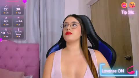 Snapshot of parisshayk chatting on July 15, 2026, 6:24 pm Paris online show from July 15, 2026, 6:24 pm