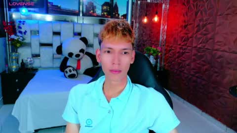 Snapshot of park_jimin1 chatting on November 22, 2025, 12:15 pm park_jimin1 online show from November 22, 2025, 12:15 pm