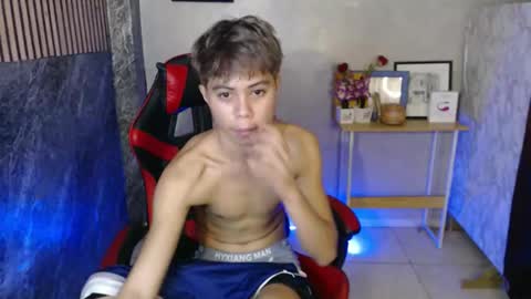 Snapshot of parkseo_yeon chatting on October 2, 2025, 1:56 am HENRY online show from October 2, 2025, 1:56 am