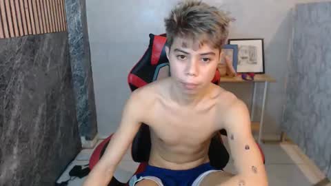 Snapshot of parkseo_yeon chatting on October 22, 2025, 6:35 am HENRY online show from October 22, 2025, 6:35 am