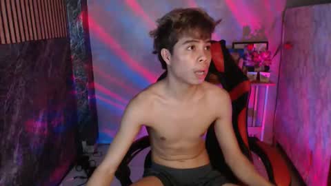 Snapshot of parkseo_yeon chatting on November 11, 2025, 7:41 am HENRY online show from November 11, 2025, 7:41 am