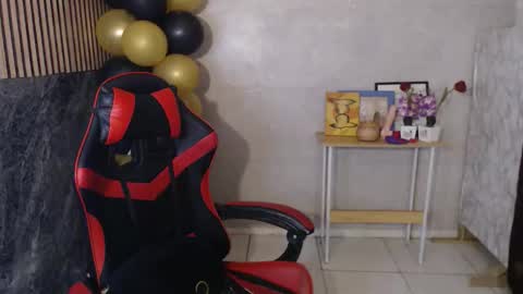 Snapshot of parkseo_yeon chatting on November 24, 2025, 4:01 am HENRY online show from November 24, 2025, 4:01 am