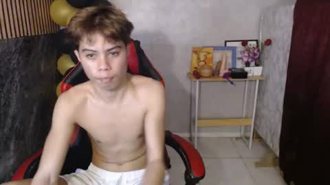 Snapshot of parkseo_yeon chatting on December 14, 2025, 7:47 am HENRY online show from December 14, 2025, 7:47 am