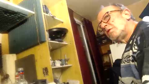 Snapshot of pascal88881 chatting on December 6, 2024, 7:01 pm pascal88881 online show from December 6, 2024, 7:01 pm