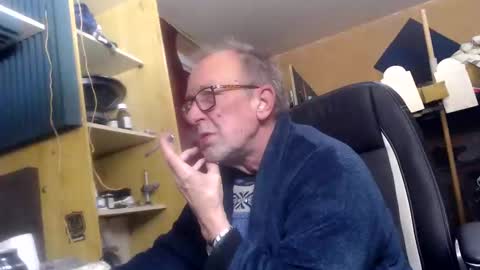 Snapshot of pascal88881 chatting on December 8, 2024, 8:20 am pascal88881 online show from December 8, 2024, 8:20 am