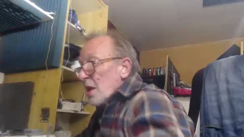 Snapshot of pascal88881 chatting on December 9, 2024, 8:44 pm pascal88881 online show from December 9, 2024, 8:44 pm