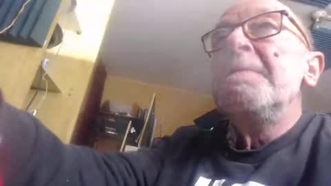 Snapshot of pascal88881 chatting on December 28, 2024, 7:01 pm pascal88881 online show from December 28, 2024, 7:01 pm