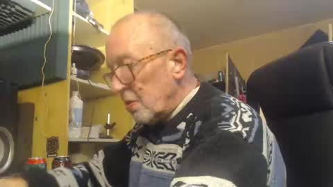 Snapshot of pascal88881 chatting on January 2, 2025, 7:40 pm pascal88881 online show from January 2, 2025, 7:40 pm