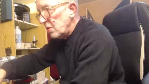 Snapshot of pascal88881 chatting on January 5, 2025, 5:20 pm pascal88881 online show from January 5, 2025, 5:20 pm