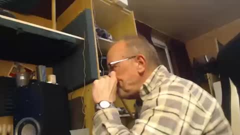 Snapshot of pascal88881 chatting on February 27, 2025, 6:53 pm pascal88881 online show from February 27, 2025, 6:53 pm