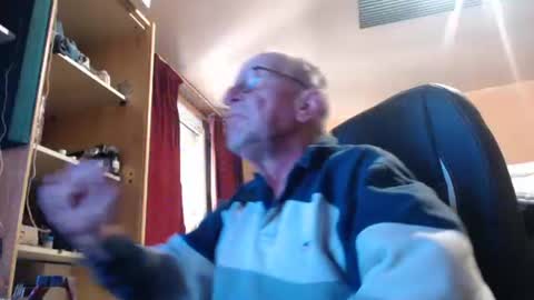 Snapshot of pascal88881 chatting on October 25, 2025, 8:00 am pascal88881 online show from October 25, 2025, 8:00 am