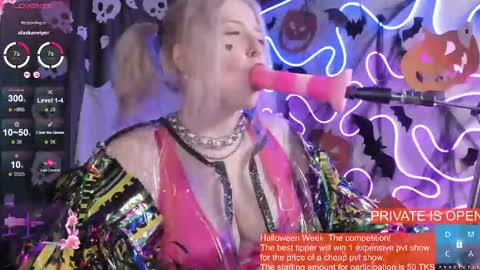 Snapshot of passion_luna chatting on October 31, 2025, 5:19 am LunaAlan online show from October 31, 2025, 5:19 am