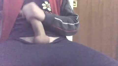 Snapshot of patatini784 chatting on December 15, 2024, 10:47 pm patatini784 online show from December 15, 2024, 10:47 pm