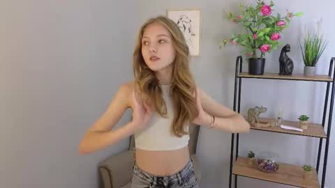 Snapshot of patricia_perry chatting on September 10, 2025, 10:48 am Vicki online show from September 10, 2025, 10:48 am