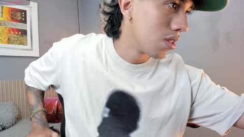 Snapshot of patrick_foxx chatting on November 18, 2025, 7:51 pm PATRICK online show from November 18, 2025, 7:51 pm