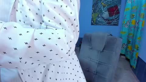 .... online show from December 5, 2025, 7:21 pm