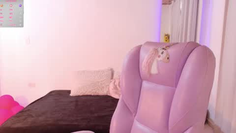 Sofa online show from February 13, 2026, 9:33 pm