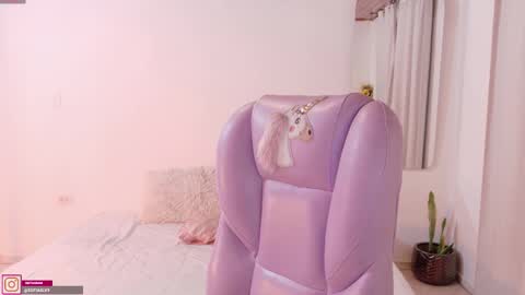 Sofa online show from February 19, 2026, 6:37 pm