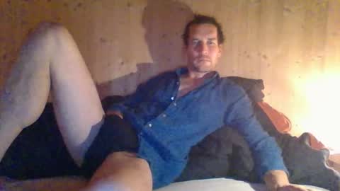 paueriwan online show from November 12, 2025, 8:08 pm