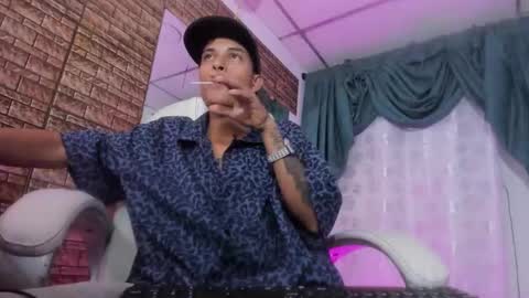 Snapshot of paul_booy chatting on October 18, 2025, 2:58 am Paul online show from October 18, 2025, 2:58 am