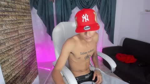 Snapshot of paul_booy chatting on October 31, 2025, 4:24 am Paul online show from October 31, 2025, 4:24 am