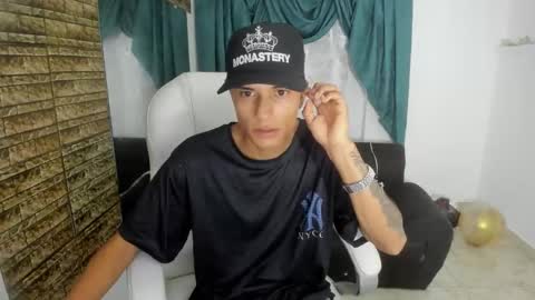 Snapshot of paul_booy chatting on November 13, 2025, 2:21 am Paul online show from November 13, 2025, 2:21 am