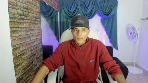 Snapshot of paul_booy chatting on November 27, 2025, 5:09 am Paul online show from November 27, 2025, 5:09 am