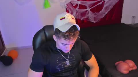 Snapshot of paul_george212 chatting on October 17, 2025, 1:57 pm Paull George online show from October 17, 2025, 1:57 pm