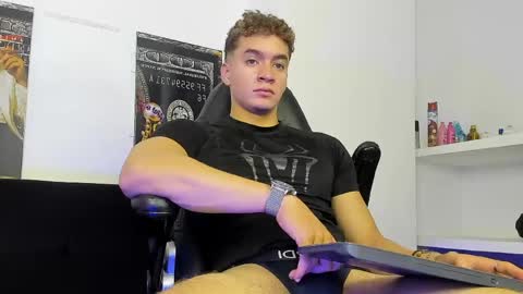 Snapshot of paul_george212 chatting on May 16, 2026, 1:21 pm Paull George online show from May 16, 2026, 1:21 pm