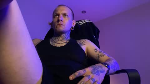 Snapshot of paul_razor chatting on December 14, 2025, 1:38 pm Paul online show from December 14, 2025, 1:38 pm