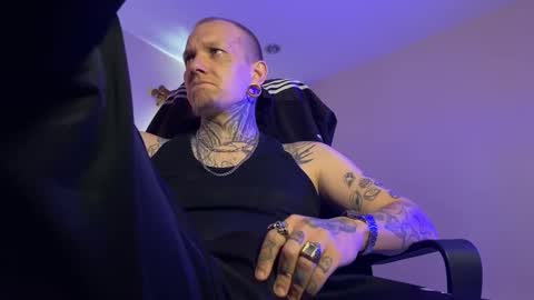 Snapshot of paul_razor chatting on December 15, 2025, 3:00 am Paul online show from December 15, 2025, 3:00 am