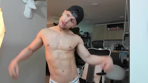 Snapshot of paul_reyborg chatting on September 27, 2025, 2:38 am Paul online show from September 27, 2025, 2:38 am