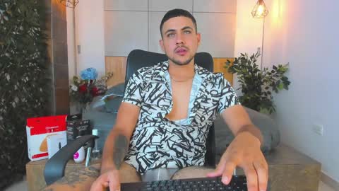 Snapshot of paul_rivera chatting on December 4, 2024, 12:30 am Paul Rivera online show from December 4, 2024, 12:30 am