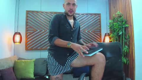 Snapshot of paul_rivera chatting on March 5, 2025, 8:32 pm Paul Rivera online show from March 5, 2025, 8:32 pm