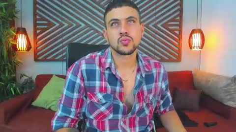 Snapshot of paul_rivera chatting on March 9, 2025, 7:59 pm Paul Rivera online show from March 9, 2025, 7:59 pm